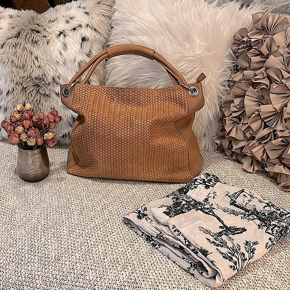 Elegant Luisa Vannini Tan Camel Embossed Woven & Pebbled Leather Shoulder Bag